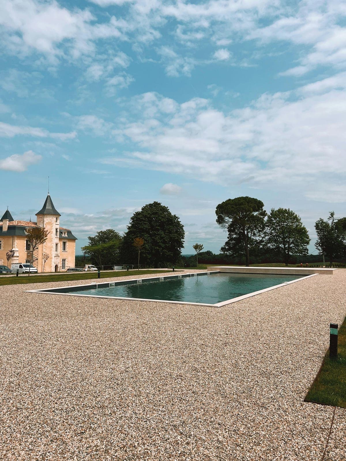 Prêt à dessiner votre bassin — projet piscine sur mesure.