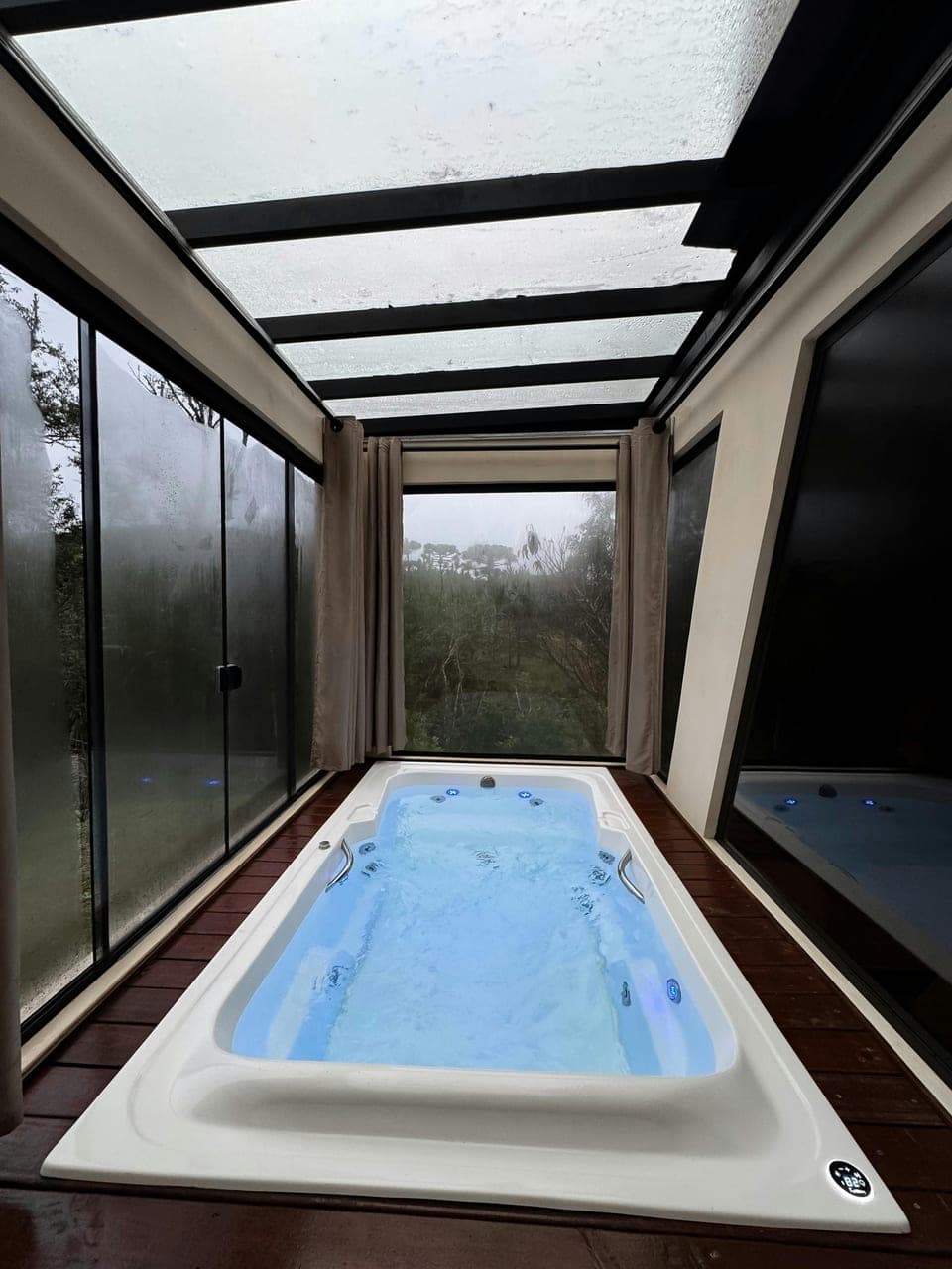 Spa terrasse — Neuilly, réalisation AquaLine.